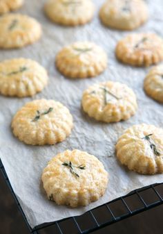 Savory Cookies Recipes, Parmesan Cookies, Savory Cookies, Cheddar Recipes, Savoury Crackers, Herb Wreath, Baking Skills, Savoury Biscuits, Savory Cheese