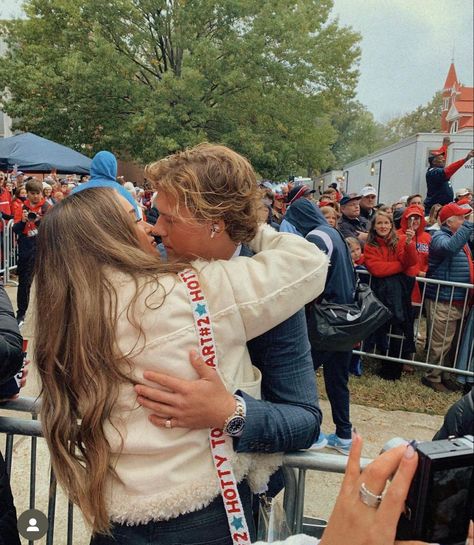 Couple Tailgate Pictures, College Football Boyfriend, College Football Girlfriend, College Boyfriend Aesthetic, Football Relationship Goals, College Couple, Football Relationship, College Love, Delta Dawn