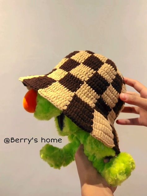 Checkerboard Crochet, Checkered Bucket Hat, Crochet Checkered, Bucket Hat Crochet, Crochet Bucket, Costura Diy, Crochet Bucket Hat, Hat Crochet, Birthday Wishlist