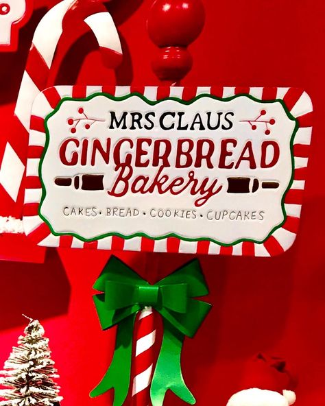 Mrs Claus Kitchen Decorations, Bakery Decor, Door Decorating Contest, Mrs Claus, Candy Store, Kitchen Themes, Bakery Cakes, Candy Shop, Christmas Door