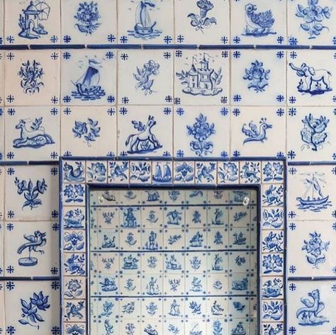 PaddotoPalmy on Instagram: "Lisbon and your tiles 😳🙏🙌🏻 bathroom by @rar.studio 🦋🐟💙" Lisbon Bathroom, Azulejos Tiles, Bathroom Details, 1st Apartment, Inside Interiors, Portuguese Tiles, Antique Tiles, Gorgeous Bathroom, Deco Decor