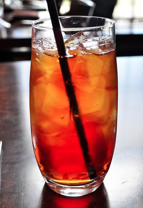 DIY: How to Make the Perfect Iced Tea #recipe Ice Tea Aesthetic, Iced Tea Aesthetic, Best Iced Tea Recipe, Healthy Iced Tea, Iced Tea Recipes Homemade, Homemade Iced Tea, Ice Drink, Iced Tea Recipe, Iced Tea Recipes