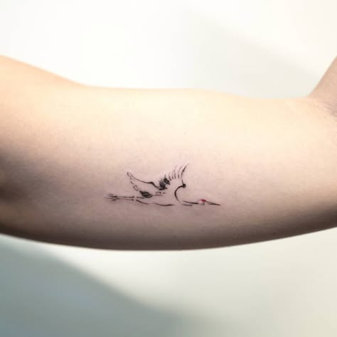 crane, oriental painting Hongdam Tattoo, Pelican Tattoo, Small Japanese Tattoo, Best Small Tattoos, Heron Tattoo, Phönix Tattoo, Crane Tattoo, Initial Tattoo, Inspiration Tattoos