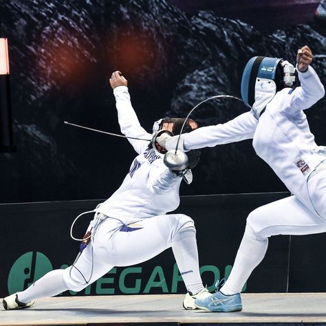 Fencing Epee Aesthetic, Fencing Aesthetic, Sabre Fencing, Foil Fencing, Epee Fencing, Women's Fencing, Fencing Sport, Ernie Banks, Action Pose Reference