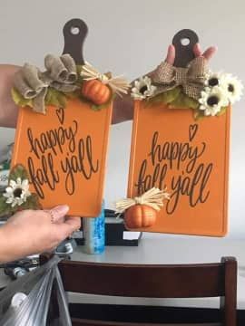 35+ DIY Dollar Store Fall Crafts That You Have to Try - Holidappy Thanksgiving Crafts To Sell, Dollar Store Fall Crafts, Fall Decor Diy Crafts, Fall Decor Dollar Tree, Decoration Shabby, Dollar Tree Fall, Fall Yall, Diy Dollar Tree Decor, Fall Thanksgiving Decor