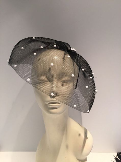 Polka Dot Fascinator, 1950s Headpiece, Black Headdress, Fascinator Hats Diy, White Fascinator, Veiled Hats, Vintage Veils, Pretty Hats, Black Fascinator