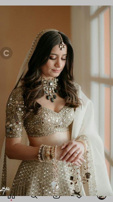 Simple Engagement Looks For Indian Bride, Engagement Looks For Indian Bride, Nikkah Hair, Bride Trousseau, Engagement Dress For Groom, Engagement Looks, Bridal Entry, Bridal Things, Wedding Jewelry Sets Bridal Jewellery