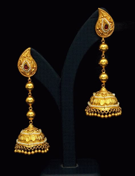 Gold Jhumka, Gold Earrings Indian, Gold Jhumka Earrings, Gold Earrings Models, Antique Gold Jewelry Indian, Modern Gold Jewelry, Gold Jewelry Simple Necklace, Gold Bridal Jewellery Sets, Antique Jewelry Indian