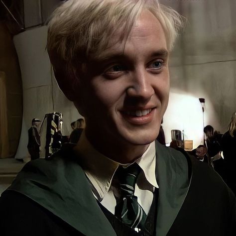 Drako Malfoy, Draco Malfoy Hot, Fictional Character Crush, Draco Malfoy Aesthetic, Lucius Malfoy, Tom Felton Draco Malfoy, Draco Harry Potter, Harry Potter Draco Malfoy, Harry Potter Pictures