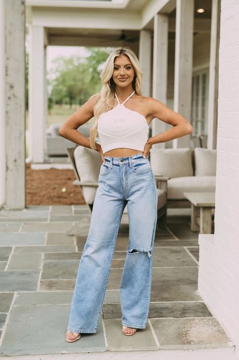 Halter Top With Jeans, Top With Jeans, Crochet White, White Halter Top, Halter Top, Mom Jeans, Crochet, Pants, White