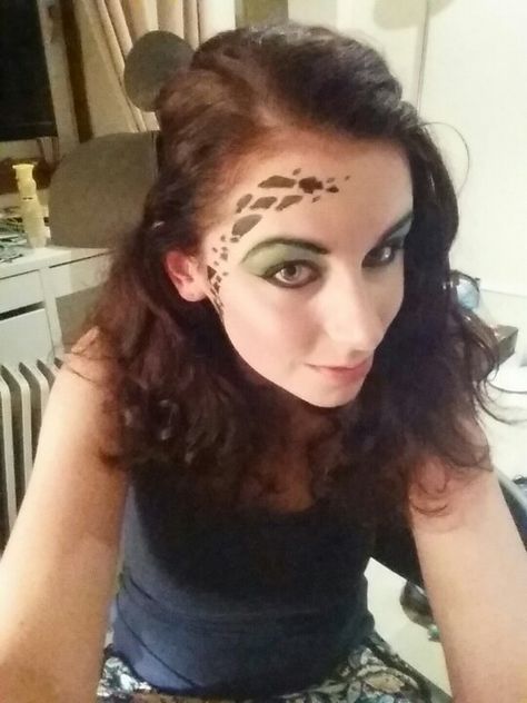 Toothless Makeup (How to train your dragon) Toothless Makeup Halloween, Toothless Dragon Makeup, Toothless Face Paint, How To Train Your Dragon Makeup, Toothless Makeup, Toothless Costume, Dragon Makeup, Dragon Toothless, Night Fury Dragon