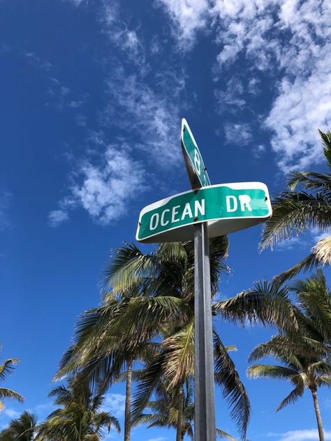 Miami Beach, Florida, United States Miami Sign, Ocean Drive Miami, Miami Travel, North Miami Beach, Iphone Wallpaper Hd Nature, Miami Beach Florida, Ocean Drive, Travel List, Florida Beaches