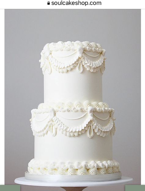 Two Tier Lambeth Cake, Classic Tiered Wedding Cake, 2 Tier Vintage Cake, White Buttercream Wedding Cake, Lambeth Cakes, 1 Tier Wedding Cakes, Maket Pasta, Wedding Cake Two Tier, Wedding Cake Designs Simple