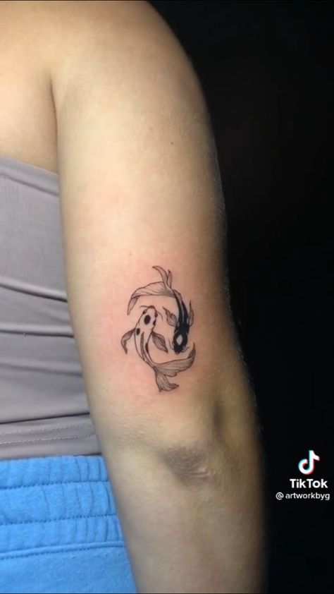 Tattoos Simplistic, Tattoos Hip, Maching Tattoos, Avatar Tattoo, Hip Thigh Tattoos, Ear Tattoo Ideas, Koi Tattoo, Zodiac Tattoos, Fish Tattoo