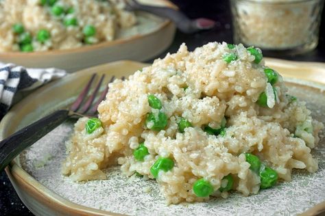 We Made Ina Garten’s Easy Risotto, and It’s Really As Simple As She Says Oven Risotto, Cooking Risotto, Easy Risotto, Parmesan Risotto, Ina Garten Recipes, Risotto Recipes, Oven Recipes, Taste Of Home, Rice Dishes