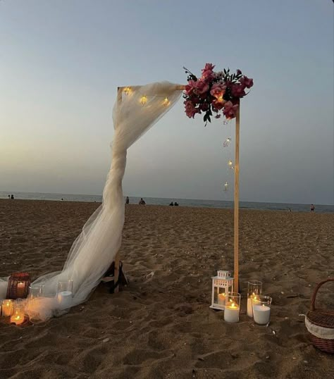 Wedding Proposal Ideas Beach, Beach Proposal Ideas, Proposal Ideas Beach, Proposal Beach, Beachy Wedding Dress, Proposal Decor, Wedding Proposal Ideas, Beach Business, Proposal Pictures