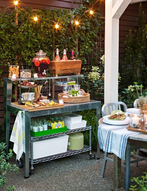 Potting Bench Bar, Party Stations, Party Hosting, Dining Inspiration, Patio Inspiration, Bench Ideas, Drink Station, Potting Bench, Outdoor Backyard