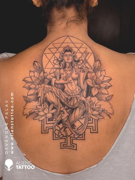 Indian Goddess Tattoo, Goddess Back Tattoo, Aliens Tattoo, Indian Tattoo Design, Kali Tattoo, Hindu Tattoos, Krishna Tattoo, Buddhist Tattoo, Feminine Strength