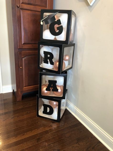 Grad decor- fill the boxes with coordinating colored balloons of different sizes. Decoration Ideas For Farewell Party, Farewell Decoration Ideas School, Farewell Decorations, Selfie Spot, Senior 25, Grad Decor, 60s Theme, Balloons Art, Backyard Graduation Party