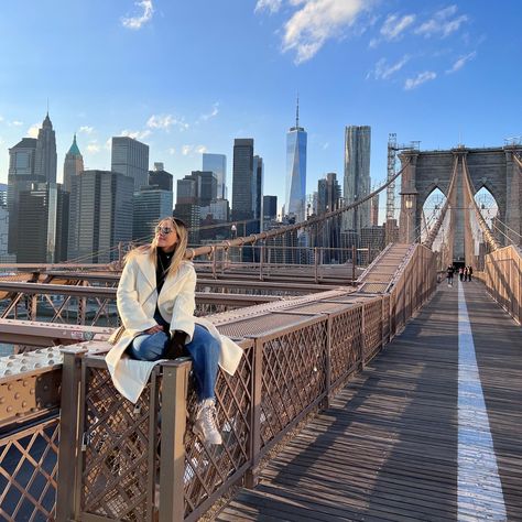 Brooklyn New York Outfits, Poses In New York City, New York May Outfits Nyc, New York Senior Photos, Pics To Take In Nyc, New York Winter Picture Ideas, New York Winter Photo Ideas, New York Picture Ideas Winter, New York Pics Ideas