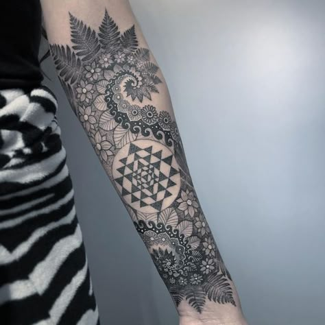 Fractal Tattoo Sleeve, Sacred Geometry Dotwork, Sacred Geometry Tattoo Ideas, Feminine Sacred Geometry Tattoo, Fractal Tattoo Sacred Geometry, Ancient Geometry Tattoo, Cymatics Tattoo, Kailash Tattoo, Sacred Geometry Neck Tattoo