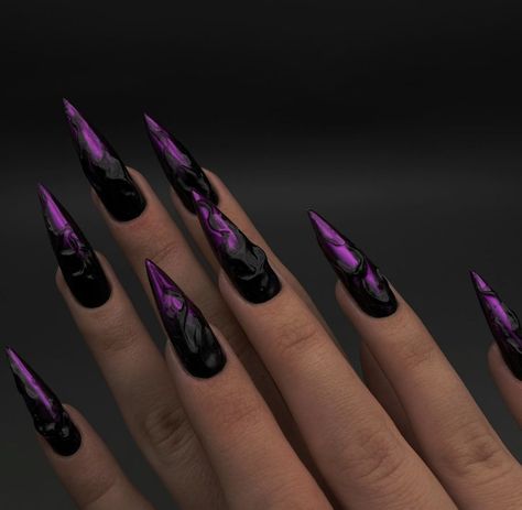 Black And Purple Ombre Nails, Dark Fairy Nails Designs, Jinx Nails, Witchy Halloween Nails, Purple Goth Nails, Gothic Nails Purple, Acrylic Nails Gothic Art Designs, Goth Acrylic Nails Purple, Dark Purple Nail Designs