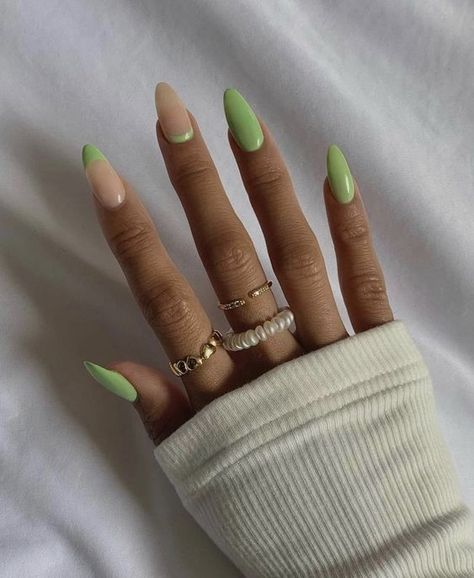 SPRING NAILS 2022 | 2022 NAILS TRENDS Nagellack Trends, Green Nail, Minimal Nails, Dream Nails, Fire Nails, Funky Nails, Pretty Acrylic Nails, Chic Nails, Short Acrylic Nails