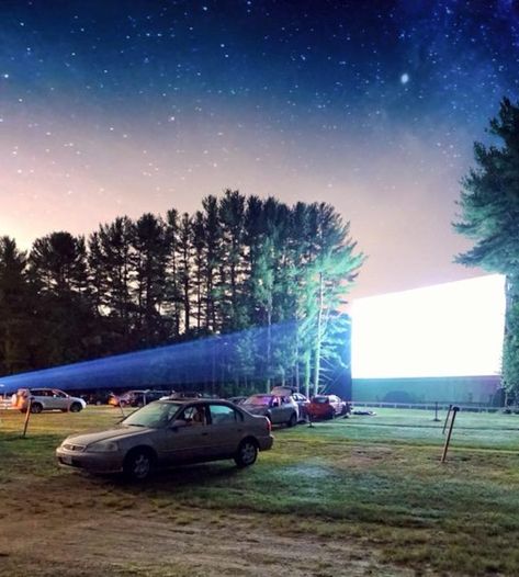 Small Town Aesthetic, Drive In Cinema, Drive In Movie Theater, Movies Under The Stars, Alien Encounters, Small Town Life, Town Names, Drive In Theater, Film Lovers