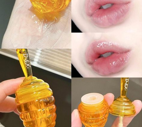 ♥Description:

Lovely Honey Pot Lip Oil~
Moisturizing and non greasy~
It smells good and fresh!
No. 01 is fragrant peach smell,
No. 02 is sweet honey smell,

The texture is transparent,
It is rich in vitamin C and fruit essence, which effectively moisturizes the lips! Lipstick Overlay, Very Dry Lips, Peach Lip Balm, Oil Lipstick, Peach Lips, Hydrating Lip Gloss, Moisturizing Lipstick, How To Apply Lipstick, Plumping Lip Gloss