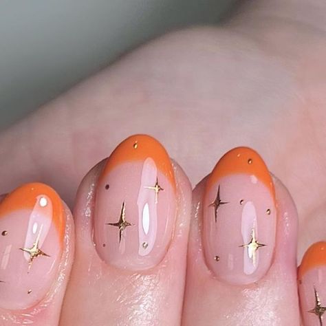 lucy barnett on Instagram: "🧡🍊🍂✨  @samrosenails inspo! #Elbe #ElbeBeauty #AutumnalNails #AutumnMani #FrenchManicure #ChromeNailArt #StarNails #NailItMag #NavyProTools #SalonsDirect #ShowScratch #NailProMag #WelshNailTechs #SouthWalesNailTechnician #SouthWalesNails #SmallBusiness" Fall Nails Nail Art, Starlight Nails, Halloween Nails Orange French Tip, Autumn/halloween Nails, Orange French Manicure, Pink And Orange Star Nails, Orange Witchy Nails, Halloween 2024 Nail Art, Chrome Nail Art