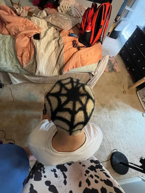 Spider Web Buzzcut Dye, Buzzcut Dyed Hair Spiderweb, Spider Web Shaved Head, Shaved Hair Designs Halloween, Bleach Hair Patterns, Spider Hair Design, Blonde Buzzcut Men With Designs, Spider Web Buzzcut, Buzz Cut Bleach Designs