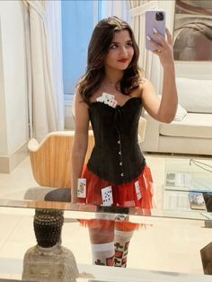 Single Halloween Costumes, Corset Halloween Costumes, Queen Of Hearts Halloween Costume, Halloween Fashion Outfits, Queen Of Hearts Halloween, Halloween Corset, Halloween Costumes For Teens Girls, Classy Halloween Costumes, Queen Of Hearts Costume