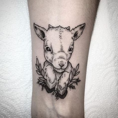 Cabra Cute Goat Tattoo, Elephants Tattoo, Tattoo Goat, Lamb Tattoo, Goat Tattoo, Animal Tattoos For Women, Indian Feather Tattoos, Sheep Tattoo, Tattoo Lotus