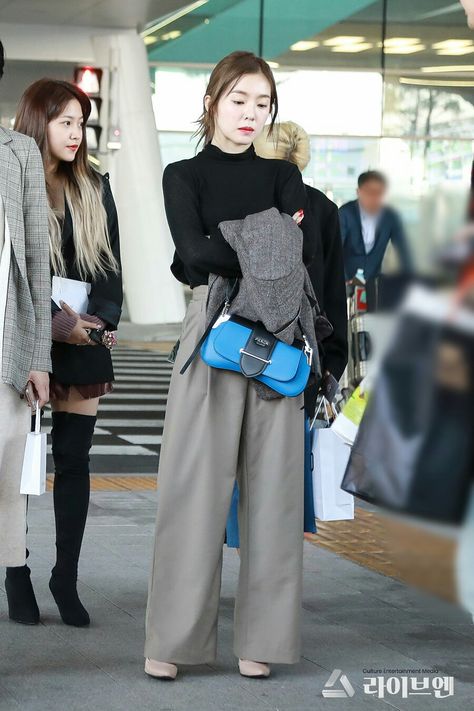 Irene Outfit, Airport Fashion Kpop, Korean Airport Fashion, Korean Outfit Street Styles, Red Velvet Irene, Velvet Fashion, Asian Outfits, Kpop Fashion Outfits, 가을 패션