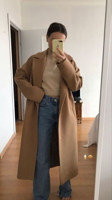 Brown Coat Outfit, Long Brown Coat, Coat Outfit Casual, Long Coat Outfit, Camel Coat Outfit, Elegantes Outfit Damen, Winter Coat Outfits, Mode Hijabi, Trendy Coat