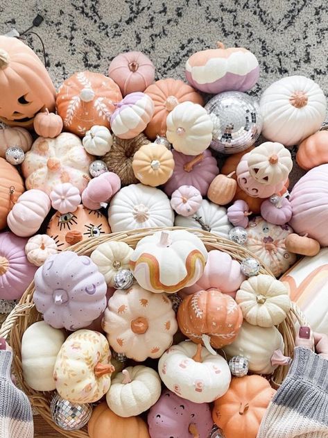 Bebe Shower, Biggest Pumpkin, Boho Halloween, Pastel Halloween, Halloween Tattoo, Pink Halloween, Pumpkin Theme, Fall Halloween Decor, Halloween Deco