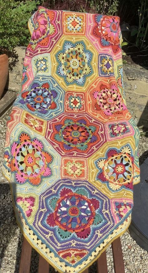 Crochet Bedspread Aesthetic, Persian Tile Crochet Blanket, Intricate Crochet Blanket, Colourful Crochet Blanket, Persian Crochet Blanket, Persian Tile Crochet, Persian Crochet, Crochet Mandala Blanket, Persian Tiles Crochet