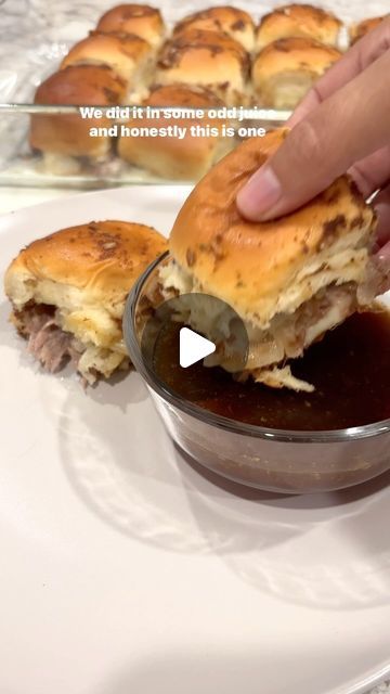 @therobertscasa on Instagram: "French dip sandwiches! 😋#easydinner#simplerecipes#hawaiinrolls#momhack#quickdinnerideas" Easy French Dip Sandwiches, Fast Appetizers Easy, Lazy Meals, French Dip Sliders, Oven Food, French Dip Sandwiches, Dip Sandwiches, Party Sandwiches, French Dip Sandwich