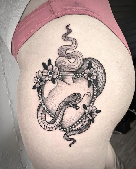 Heart And Snake Tattoo, Snake Heart Tattoo, Stippling Tattoo, Done With Love, Sacred Heart Tattoos, Mystical Tattoos, Snake Tattoo Design, Witch Tattoo, Incredible Tattoos