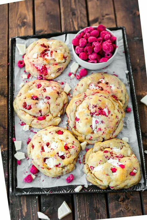 White Raspberry Cookies, Dessert Recipes Lactose Free, Subway White Chocolate Raspberry Cookies, Work Birthday Ideas Food, Raspberry White Chocolate Sourdough, Summer Baking Recipes Desserts, Solveig Core, Valentine Food Ideas Snacks, Valentine Recipes Desserts