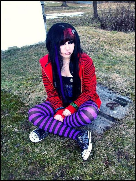 2000 Grunge Outfits, 2000 Grunge, Scene Emo Aesthetic, Scene Girl Fashion, Emo Scene Aesthetic, Outfit Emo, Emo Scene Girls, Emo Scene Hair, Scene Girl