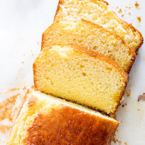 This syrup-soaked clementine cake is an easy, one-bowl recipe that is just the perfect way to use clementines when they're in season. Recipes With Clementines, Clementine Dessert, Dessert Loaves, Clementine Cake Recipe, Clementine Recipes, Clementine Cake, Savoury Treats, Non Veg, Simply Delicious