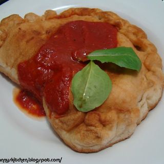 How to make an amazing panzerotti Panzarotti Recipe, Panzerotti Recipe, Store Bought Dough, Store Bought Pizza Dough, Fresh Store, Recipes Yummy, Yummy Salad Recipes, European Food, Deep Dish