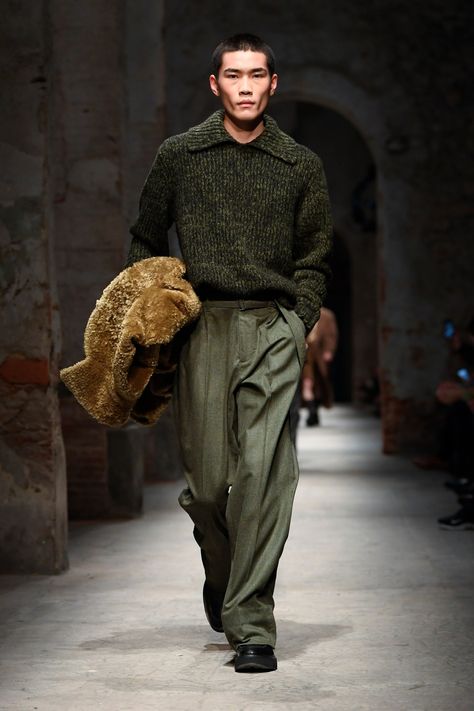 Todd Snyder Men's Fall 2024 [PHOTOS] S S Daley, Timeless Outfits, Menswear Runway, Gq Style, Todd Snyder, Guys Clothing Styles, Mens Outfit Inspiration, Men Street, Gojo Satoru