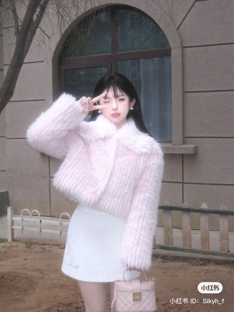 Pink Coquette Winter Outfits, Pink Dress Winter Outfit, Korean Fits, Winter Fashion Outfits Casual, Girly Fashion, Korean Outfits, Casual Style Outfits, Lookbook Outfits, Winter Fashion Outfits