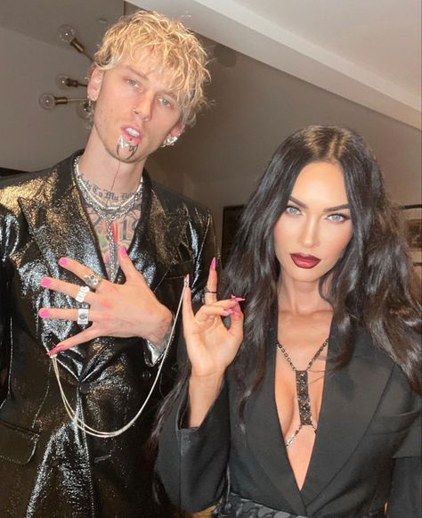 Megan Fox Tattoo, Megan Fox Style, Fox Nails, Sid And Nancy, Colson Baker, Megan Fox, Couples Costumes, Twin Flame, Celebrity Couples