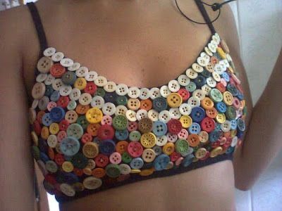 جوني ديب, Detail Couture, Button Creations, Recycled Dress, Button Fashion, Estilo Hippie, Diy Buttons, Stylish Blouse Design, Recycled Fashion