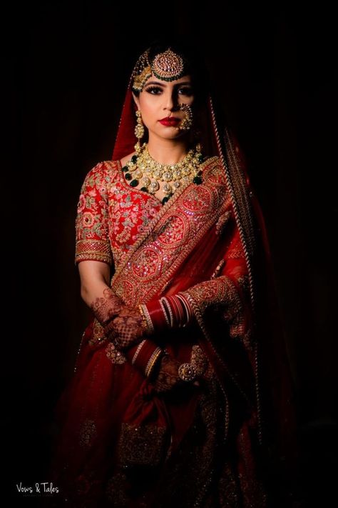 Mekup Bride Shoot, Bride Mekup Shoot, Bride Possess Wedding, Bride Engagement Poses Singal, Bride Makeup Poses, Bride Poses Single, Sagai Pose, Bride Makeup Shoot, Bride Possess