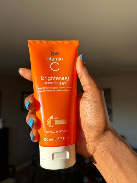 Boots Vitamin C Brightening Cleansing Gel Review / MÉLÒDÝ JACÒB Boots Vitamin C Serum, Boots Vitamin C, Face Brightening, Body Gel, Skin Essentials, Skin Cleanse, Body Cleanser, Eye Gel, Cleansing Gel