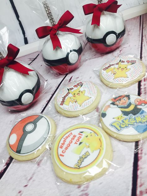 Pokemon cookies and candy apples. Pokemon Cakepops, Pokemon Sweets, Pokemon Chocolate, Pokemon Candy Apples, Pikachu Macaron, Pokemon Candy, Pokemon Birthday Cake, Makeup Kit For Kids, Candy Bar Party